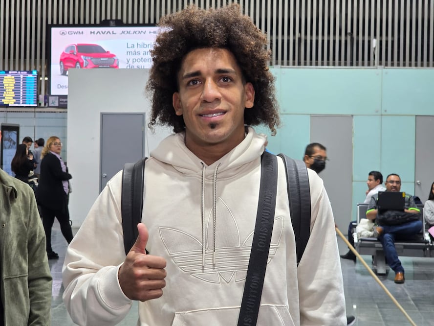 Adalberto Carrasquilla en su llegada a la Ciudad de México - Foto: Arturo Sanguino/ EL UNIVERSAL