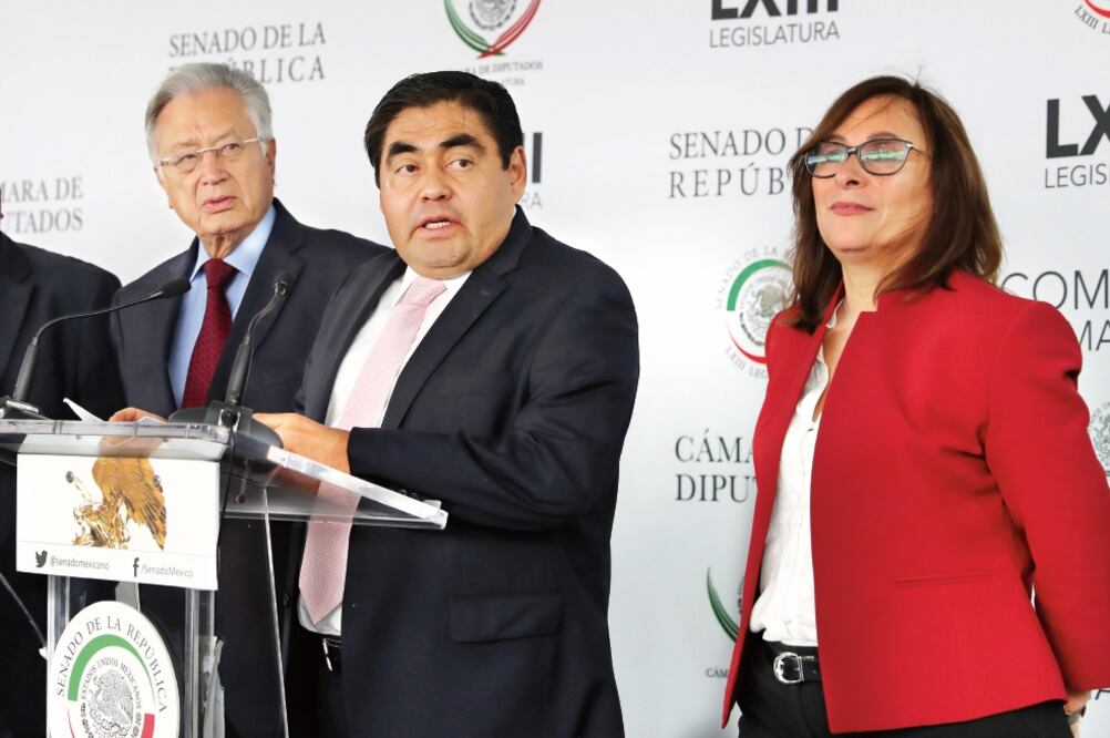 El senador Miguel Barbosa asegura que la lista de 18 magistrados fue integrada desde la Consejería Jurídica del gobierno federal, con acuerdo entre PRI y PAN (LUCÍA GODÍNEZ. EL UNIVERSAL)