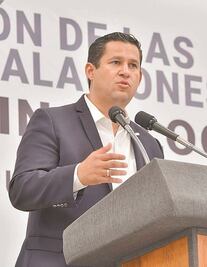 Refrendan a mano alzada el no a Insabi en Guanajuato