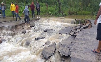 Frente Frío 41 provoca derrumbes, ríos crecidos, así como daños en casas y autos en varios municipios de Chiapas; hay cortes carreteros