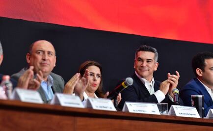 Consejo Político del PRI cierra filas con "Alito"; renunciar sería de cobardes, afirma