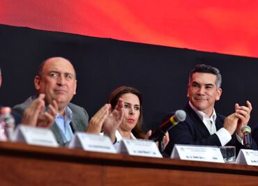 Consejo Político del PRI cierra filas con "Alito"; renunciar sería de cobardes, afirma