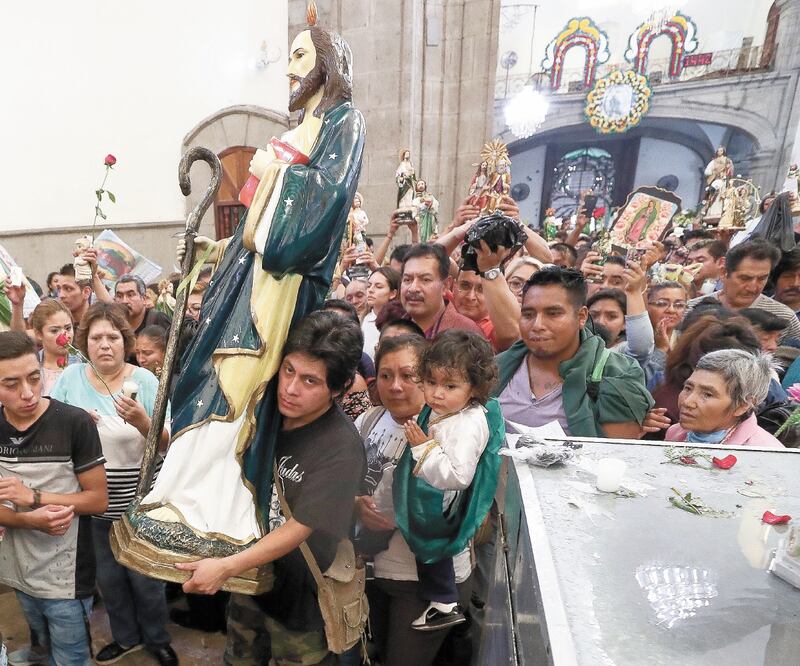 Cada 28 de octubre, en la advocación de San Judas Tadeo, miles de devotos llegan hasta el templo de San Hipólito para dar gracias por los favores recibidos, así como pedir para salir de las desgracias en que se encuentran. DIEGO SIMÓN. EL UNIVERSAL