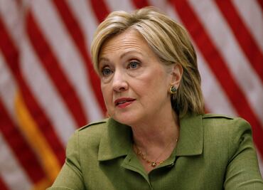 Clinton deberá responder preguntas de republicanos por escrito: juez