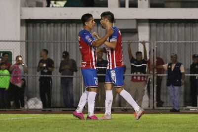 Con gol de Oribe Peralta, Chivas vence 0-2 a Correcaminos