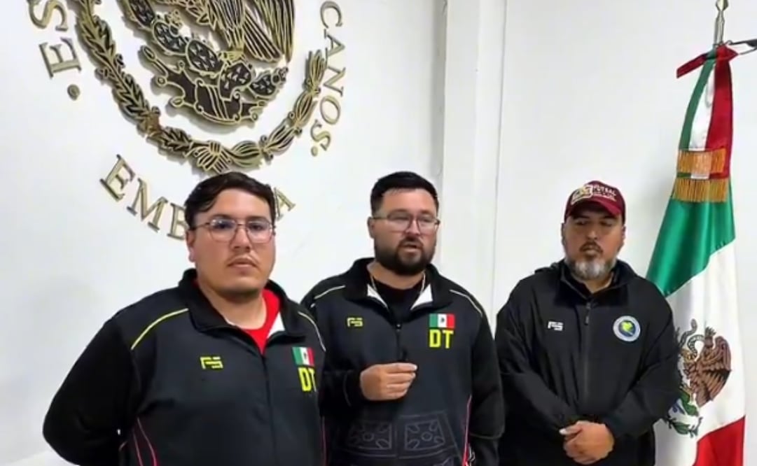 Reciben en Embajada de México en Colombia a equipo infantil de futbol varado por sismo (11/08/2026). Foto: @EmbaMexCol