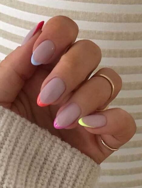 El mejor truco para hacer ver tus uñas más largas