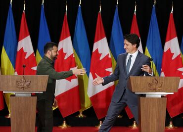 Canadá y Ucrania firman un nuevo acuerdo de libre comercio durante la visita de Zelensky
