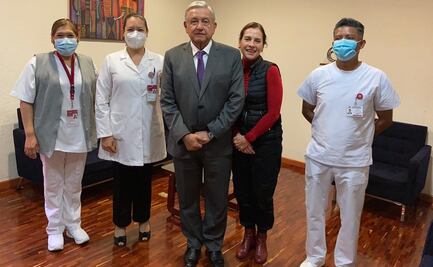 AMLO y Beatriz Gutiérrez se vacunan contra la influenza; piden seguir su ejemplo
