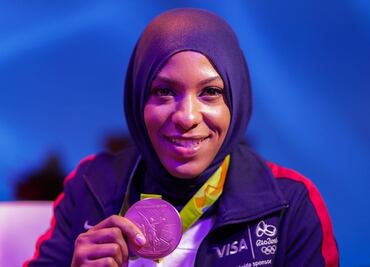 Ibtihaj Muhammad, la primera atleta víctima de las políticas antimigrantes de Trump