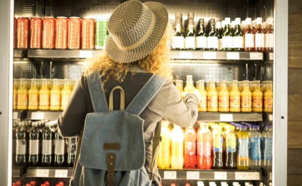 ¿Por qué la comida en los aeropuertos es cara?