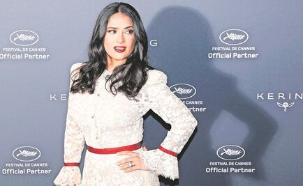 Salma Hayek presume cuerpazo en bikini un día antes de cumplir 53 años