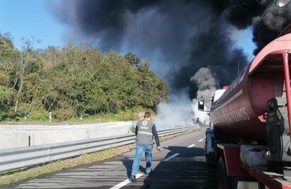Reportan dos lesionados en aparatoso accidente sobre la autopista Perote-Xalapa