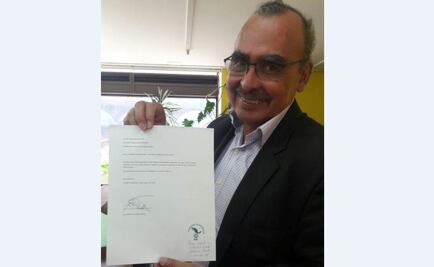 Renuncia al PRD fundador del partido