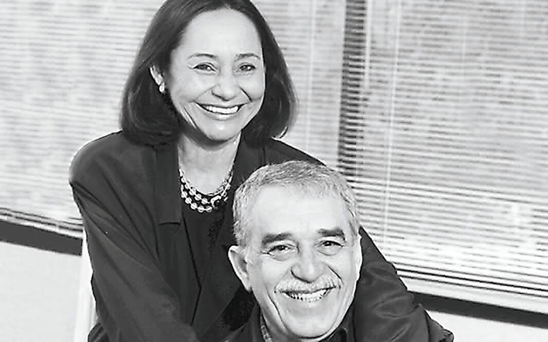 El escritor colombiano y Premio Nobel de Literatura, Gabriel García Márquez, y su esposa Mercedes Barcha e hijos, fueron vigilados de cerca por la DFS. ARCHIVO EL UNIVERSAL