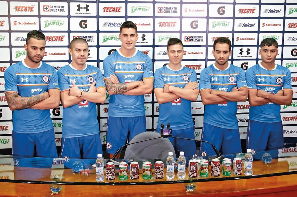 La Máquina presentó a sus refuerzos. De izquierda a derecha: Julián Velázquez, Francisco Silva, Enzo Roco, Jonathan Cristaldo, Adrián Aldrete y Jesús García (ARIEL OJEDA. EL UNIVERSAL)