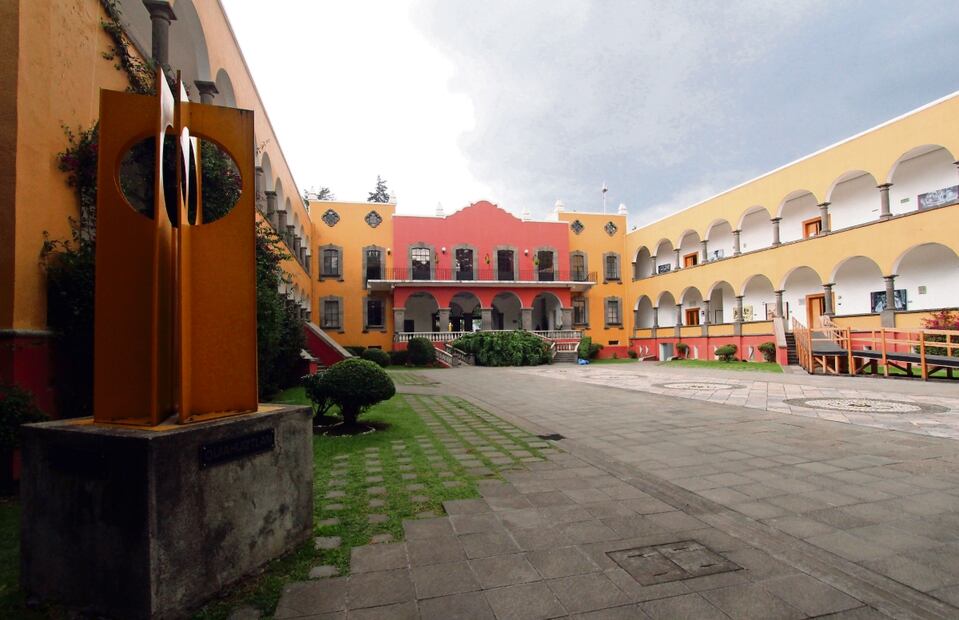 El interior del edificio, prácticamente sin trabajadores. Foto: Omar Contreras / EL UNIVERSAL