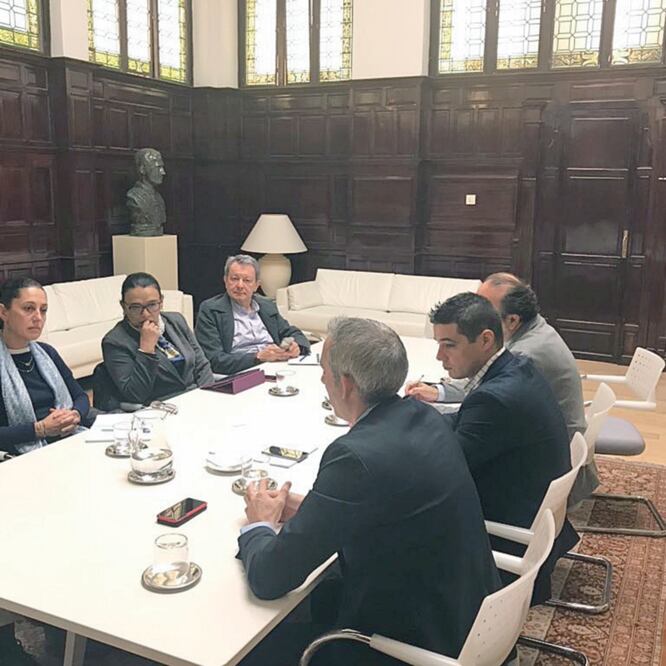 Claudia Sheinbaum conversó con el coordinador de Seguridad y Emergencias de Madrid, Daniel Vázquez Llorens. (ESPECIAL)