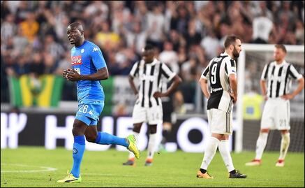 Napoli vence a la Juventus en el último minuto