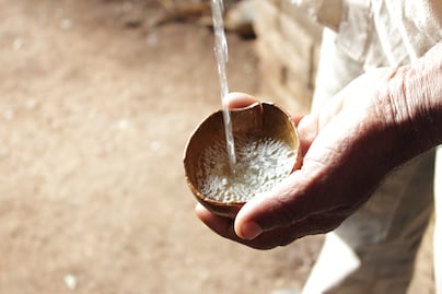 6 mezcales artesanales amables con el bolsillo