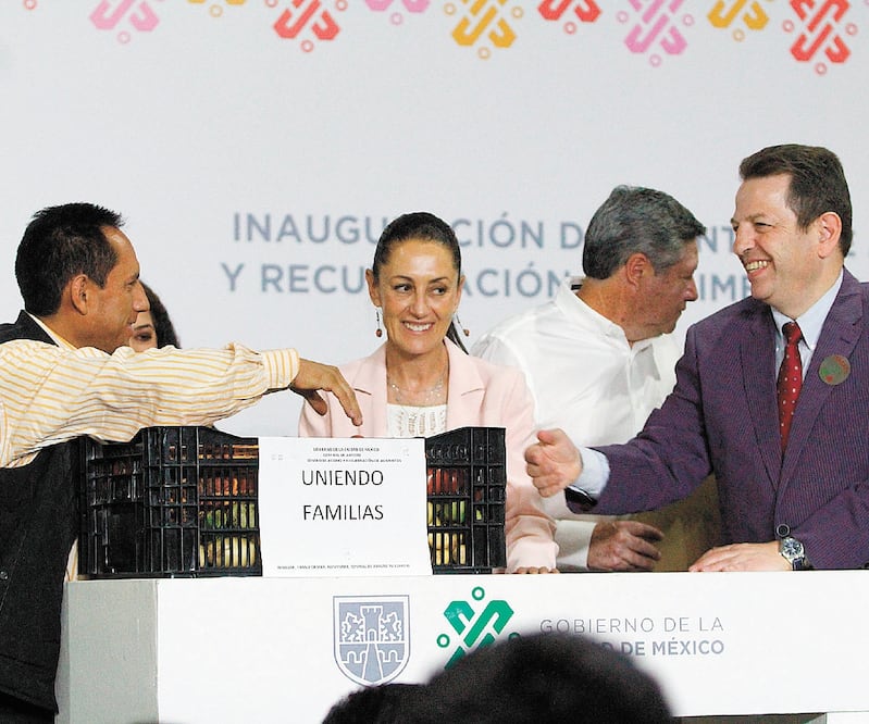 La jefa de Gobierno, Claudia Sheinbaum, dijo que es importante abatir el desperdicio de alimentos que existe en la Ciudad de México como en la Central de Abasto y no utilizar este tipo de programas de manera clientelar. KARINA CONTRERAS. EL UNIVERSAL