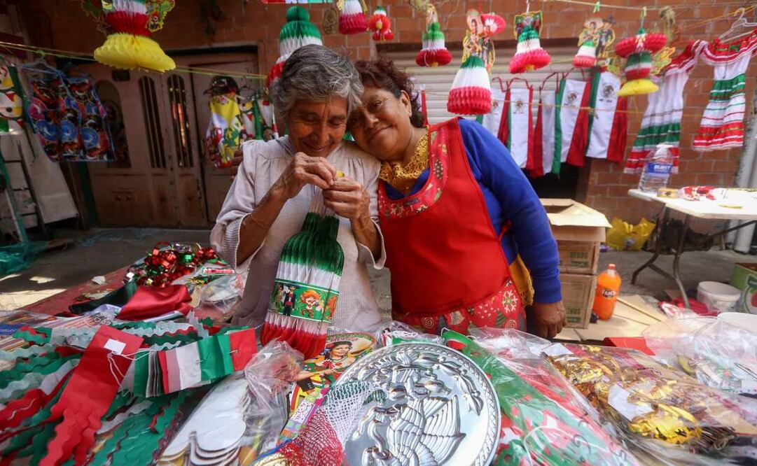 Verónica y Casindra, comerciantes del mercado de San Juan. Foto: Luis Camacho