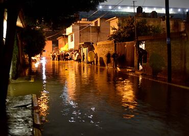 Hombre muere al ser arrastrado por la corriente en Tlalnepantla