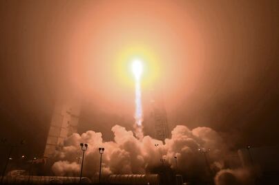 Sonda InSight inicia viaje a Marte; estudiará terremotos