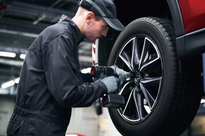 Mazda pausa exportación de su modelo CX-50 a Canadá, reporta Bloomberg; mete "freno" a la producción de ese auto en EU