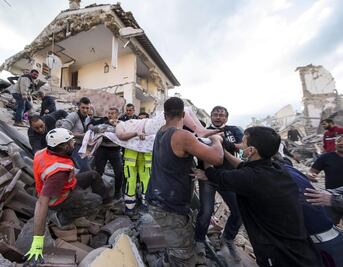 Se reportan 19 muertos por terremoto en Italia