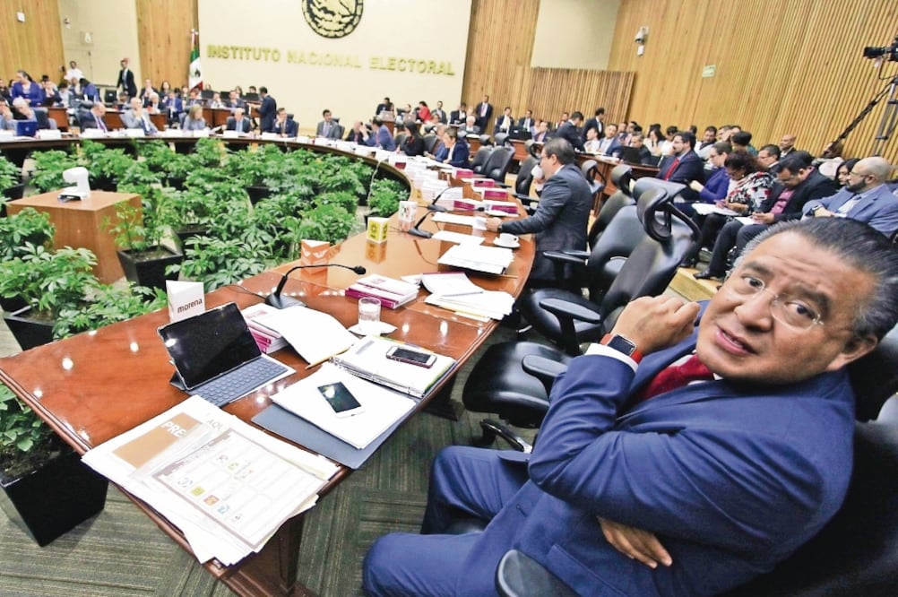 Consejeros del INE consideraron que la atracción total de la elección extraordinaria de Puebla para elegir gobernador sería adecuada, dado el “contexto de polarización social y tensión política” que se vive en la entidad. (ARCHIVO EL UNIVERSAL)