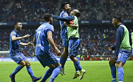 Cruz Azul derrota de forma contundente al Toluca en el Nemesio Díez