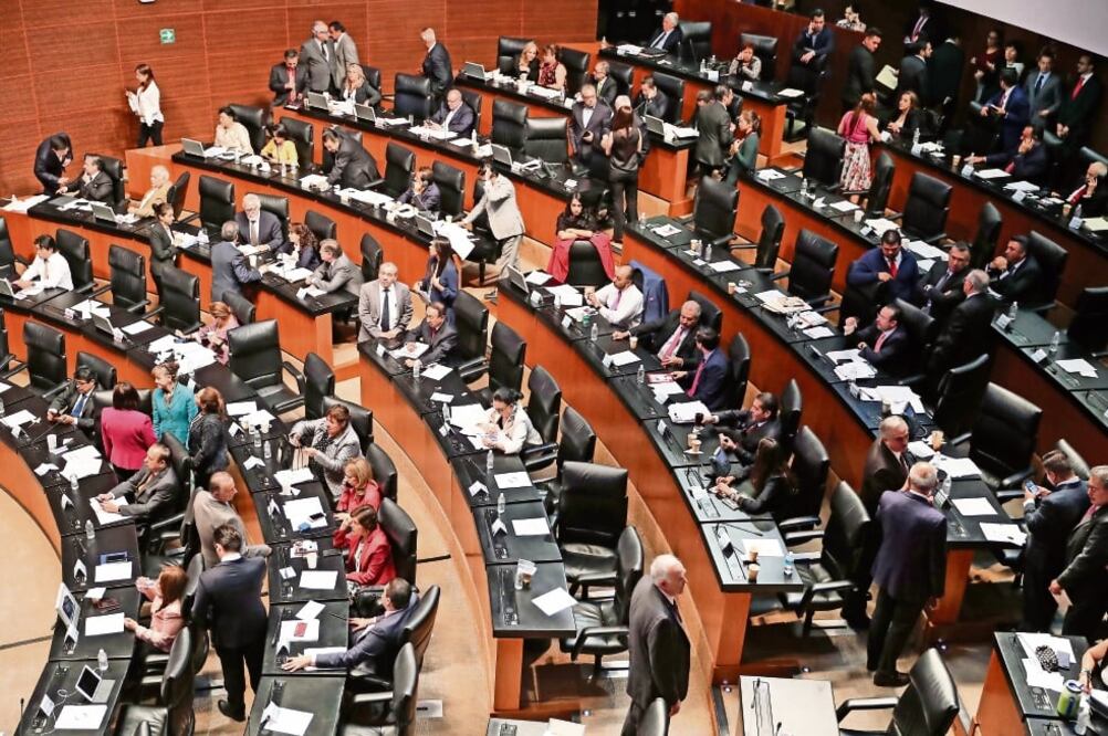 La controversia. En el Senado se abrió una discusión entre PRI y PT-Morena luego de que el Presidente Peña Nieto llamara a no ejercer un voto visceral. Foto: ARCHIVO EL UNIVERSAL