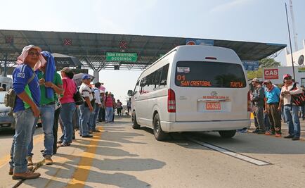 CNTE toma casetas de cobro en Chiapas