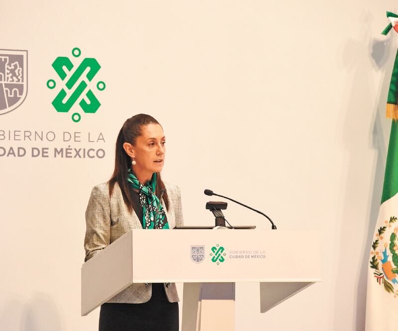 Claudia Sheinbaum dijo que se reorientaron 4 mil 700 millones de pesos a salud, población y microempresas para atender la pandemia. Foto: ESPECIAL