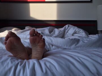 ¿Te da calor por la noche? 5 cosas que puedes hacer para dormir fresco sin aire acondicionado