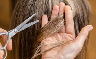 Cortes de cabello que hacen que las canas se noten menos