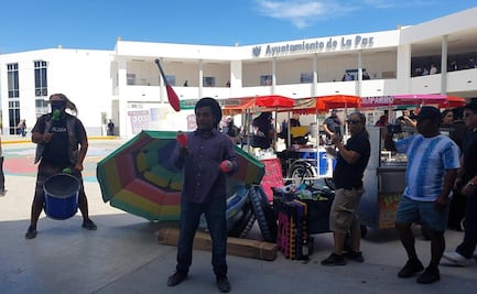 Comerciantes ambulantes protestan tras detención de vendedor en La Paz, BCS; piden reglas claras para regular su actividad