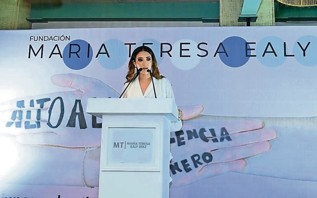 La abogada María Teresa Ealy Díaz brinda apoyo a mujeres a través de su fundación