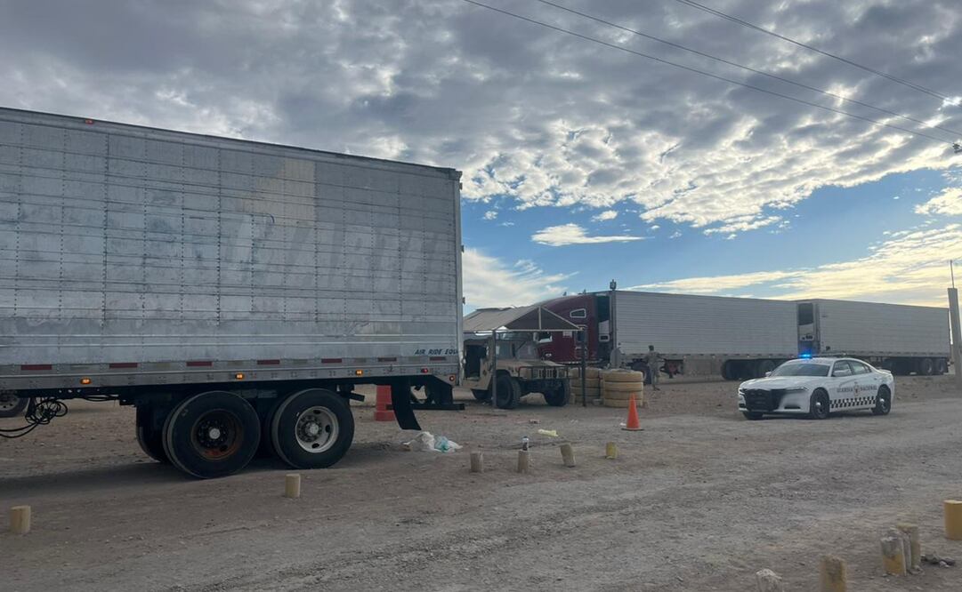 Rescatan en Agua Prieta, Sonora a 73 migrantes hacinados en caja de tracto camión. Foto: Guardia Nacional