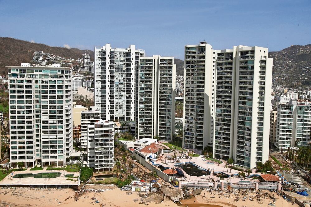 El rediseño del puerto de Acapulco tendrá que sujetarse a la nueva realidad que abraza al mundo: la crisis climática y los eventos catastróficos de mayor fuerza y frecuencia. Foto: Valente Rosas/El Universal