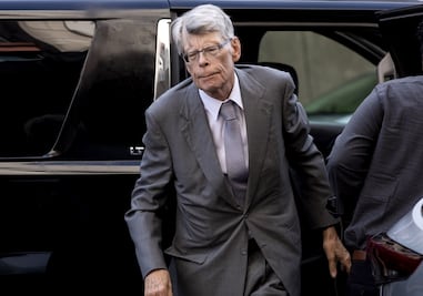 Stephen King es llamado a juicio por la fusión de las editoriales Penguin Random House y Simon & Schuster 