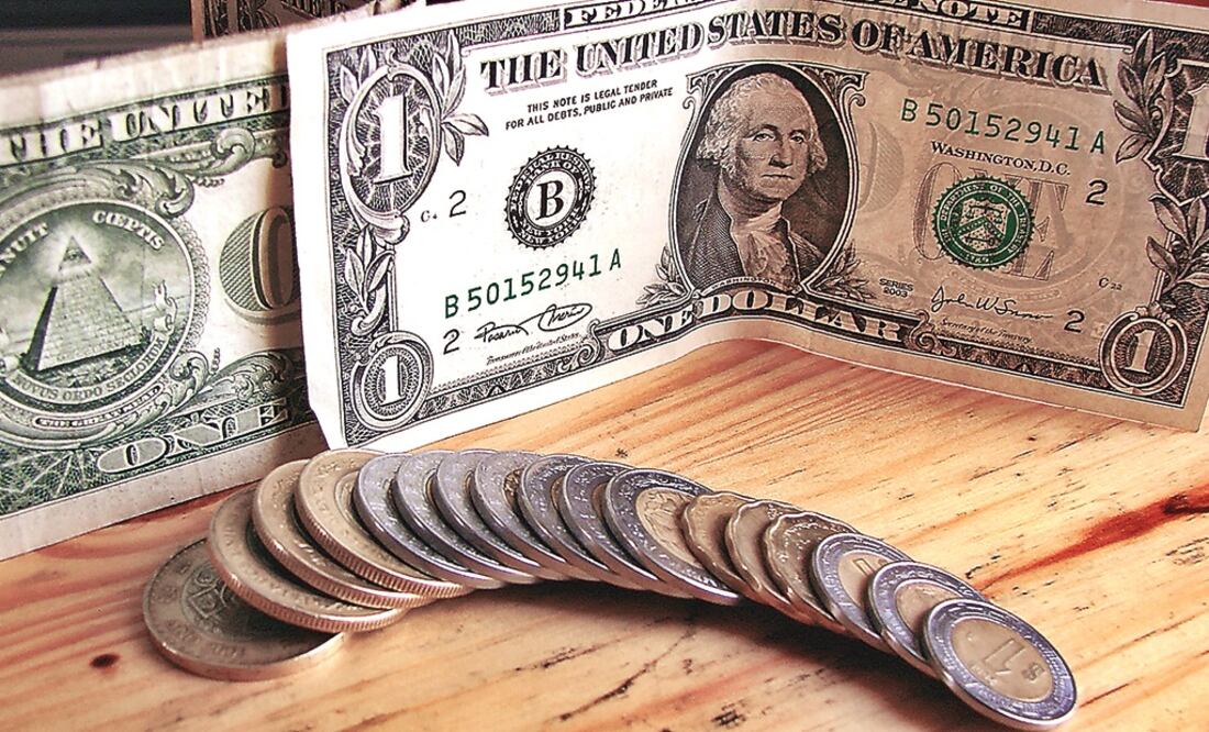 Al menudeo, el dólar subió 26 centavos en tres sesiones y se terminó vendiendo ayer en 20.59 pesos en ventanillas de bancos. Foto: Archivo El Universal