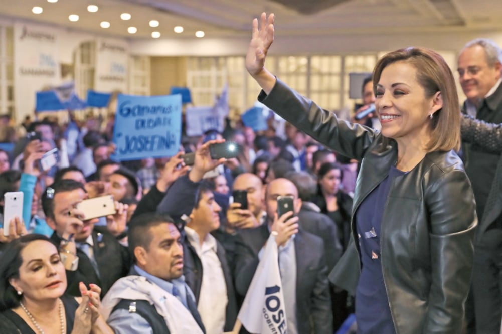 La candidata del blanquiazul habló con los medios de comunicación en un hotel de Toluca (CRISTOPHER ROGEL BLANQUET. EL UNIVERSAL)