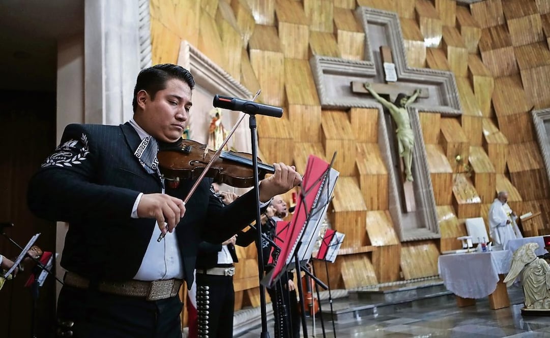 El clímax de la ceremonia llegó cuando el mariachi interpretó uno de los temas más icónicos de Juanga