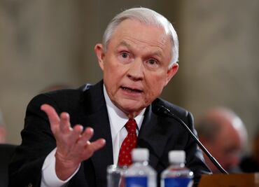 Sessions se recusará de investigaciones sobre injerencia rusa en elecciones