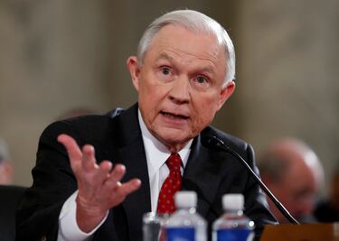 Sessions se recusará de investigaciones sobre injerencia rusa en elecciones
