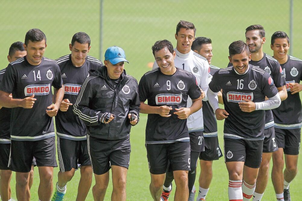 El delantero del Guadalajara confía en que Jorge Vergara dé la oportunidad a los elementos jóvenes del club (IMAGO7)