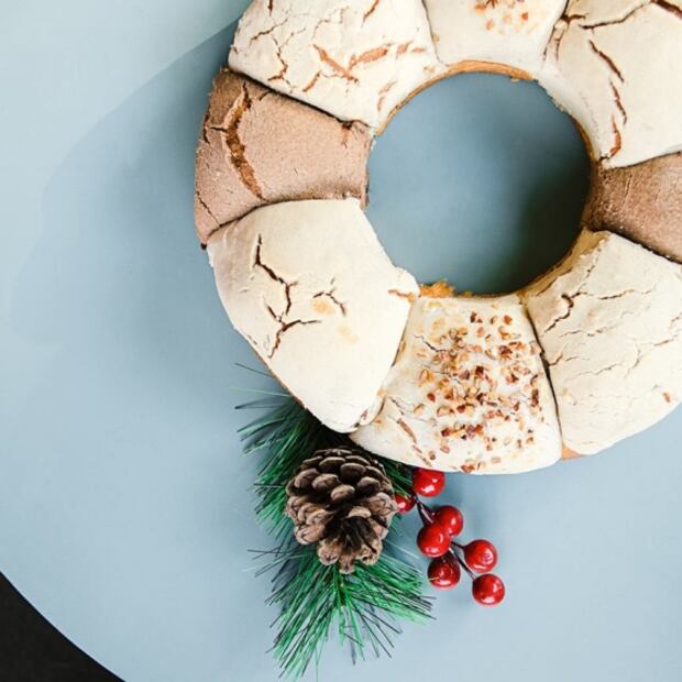 Hornea en casa una rosca-concha de reyes