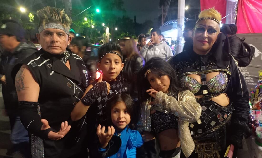 Hilda y su familia, provenientes de Naucalpan, a instantes de que el concierto de PolyMarchs comience.
Foto: EL UNIVERSAL / Mariana Lebrija Clavel